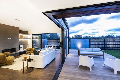 Photo of property in 160 Gardiners Road, Harewood, Christchurch, 8051