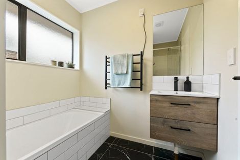 Photo of property in 60b Alfriston Road, Manurewa East, Auckland, 2102