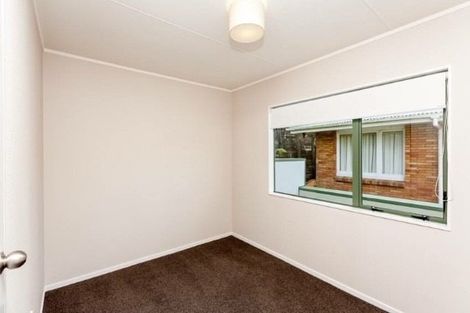 Photo of property in 23 Seaview Road, Marfell, New Plymouth, 4310