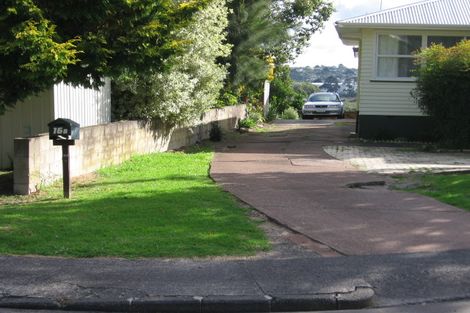 Photo of property in 16 Thomas Avenue, Te Atatu Peninsula, Auckland, 0610