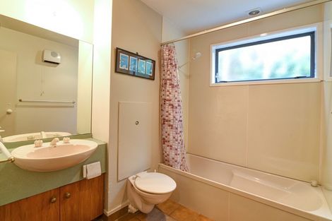 Photo of property in 49b Wynyard Crescent, Fernhill, Queenstown, 9300