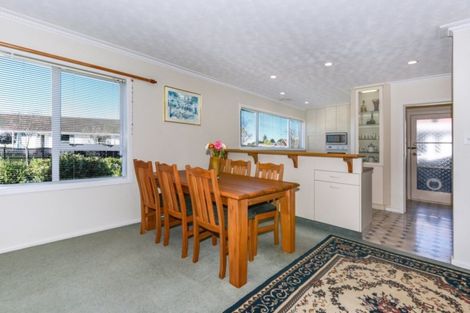 Photo of property in 17 Delaware Crescent, Russley, Christchurch, 8042