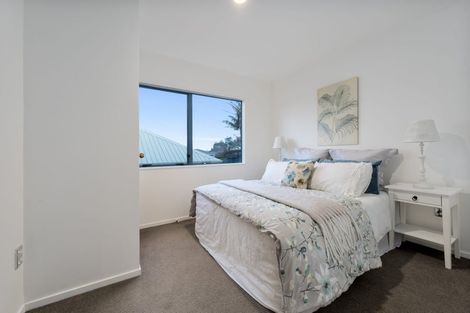 Photo of property in 30 Farquhar Road, Glendene, Auckland, 0602