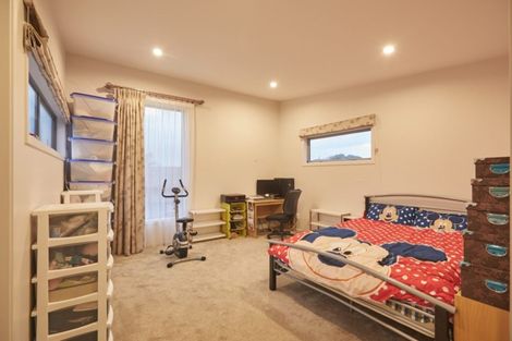 Photo of property in 72c Hobsonville Road, West Harbour, Auckland, 0618