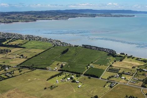 Photo of property in 61 Clarks Beach Road, Clarks Beach, 2122