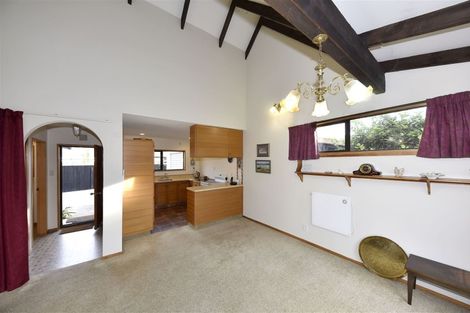 Photo of property in 2/63 Beachville Road, Redcliffs, Christchurch, 8081