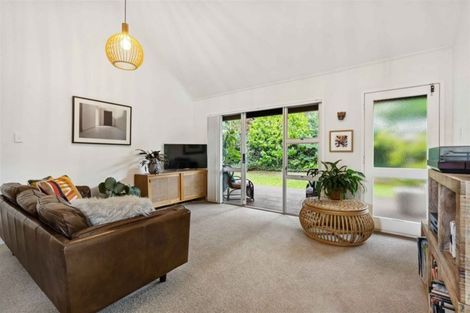 Photo of property in 1/41 Ravenwood Drive, Forrest Hill, Auckland, 0620