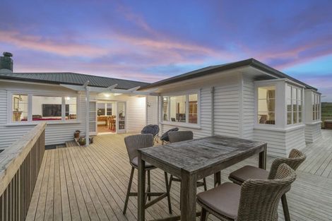 Photo of property in 2083 State Highway 16, Helensville, 0875