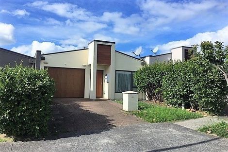 Photo of property in 16 Nagle Place, Golflands, Auckland, 2013