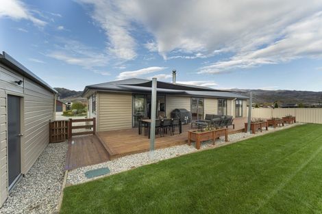 Photo of property in 21 Missy Crescent, Mount Pisa, Cromwell, 9383