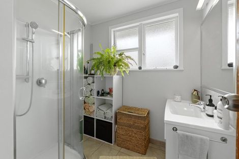 Photo of property in 49 Middlemore Crescent, Papatoetoe, Auckland, 2025