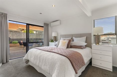 Photo of property in 57 Kurnell Drive, Botany Downs, Auckland, 2010