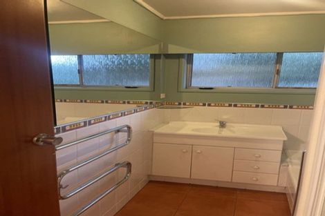 Photo of property in 100 Clevedon Road, Papakura, 2110