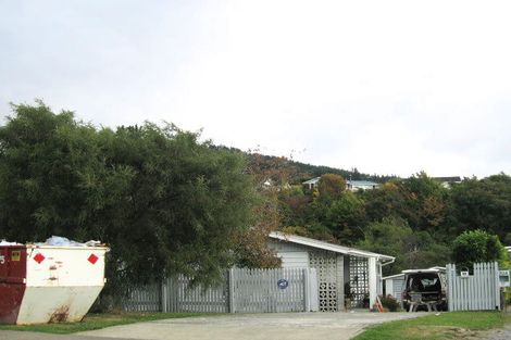 Photo of property in 22 Blue Mountains Road, Silverstream, Upper Hutt, 5019