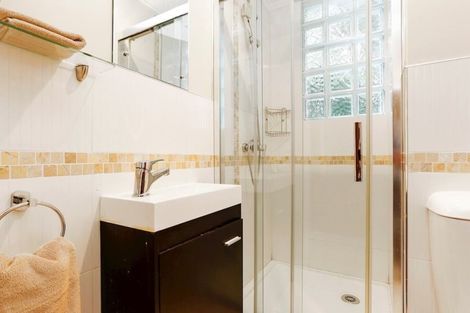 Photo of property in 552 Scenic Drive, Waiatarua, Auckland, 0612