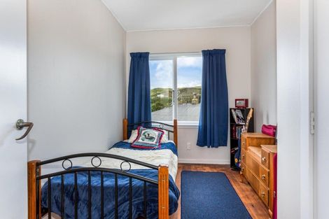 Photo of property in 1 Derby Place, Cannons Creek, Porirua, 5024