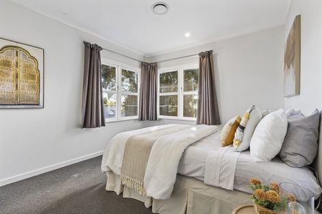 Photo of property in 19 Oswald Crescent, Paparangi, Wellington, 6037