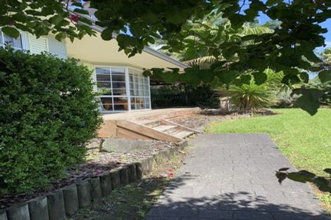 Photo of property in 32 Sandgate Avenue, Botany Downs, Auckland, 2010