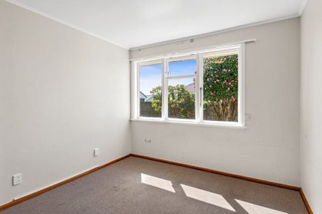Photo of property in 21 Lambeth Crescent, Northcote, Christchurch, 8052