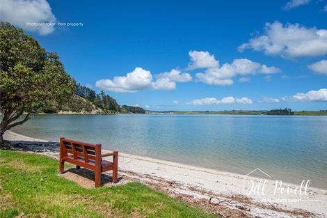 Photo of property in 36 Kilbraugh Street, Whakapirau, Maungaturoto, 0583