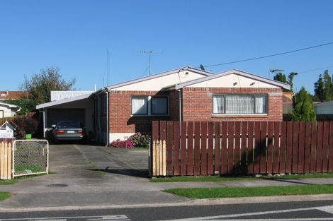 Photo of property in 2/62 Cambridge Terrace, Papatoetoe, Auckland, 2025