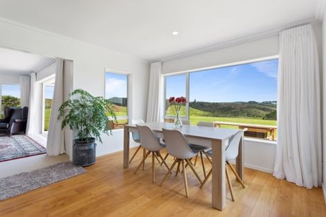 Photo of property in 135a Hutchinson Road, Helensville, 0875