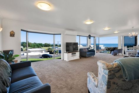 Photo of property in 1 Mclean Street, Strandon, New Plymouth, 4312