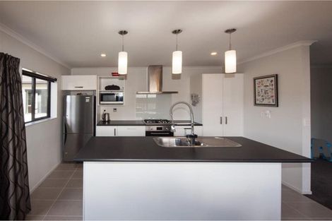 Photo of property in 212 Mark Avenue, Grenada Village, Wellington, 6037