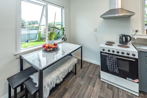 Photo of property in 200 Puriri Street, Castlecliff, Whanganui, 4501