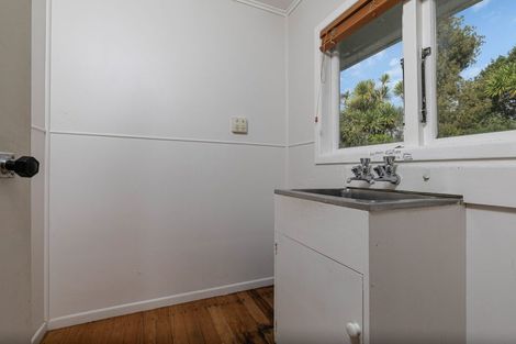 Photo of property in 48 Smythe Road, Henderson, Auckland, 0612