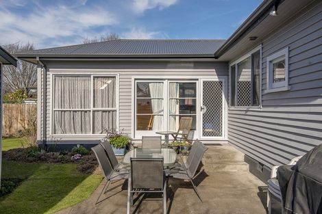 Photo of property in 94 Windermere Road, Papanui, Christchurch, 8053