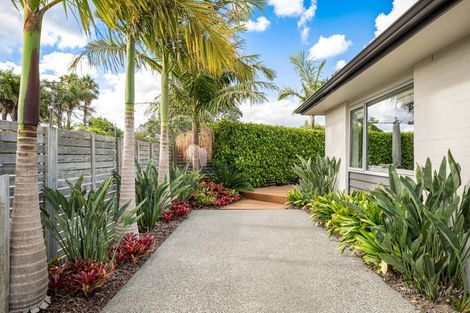 Photo of property in 7 Laurie Street, Red Beach, 0932