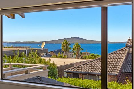 Photo of property in 1/14 Marama Street, Castor Bay, Auckland, 0620