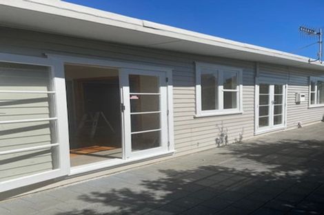 Photo of property in 21 Rauparaha Street, Waikanae Beach, Waikanae, 5036