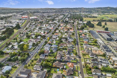 Photo of property in 25 Arimu Road, Papakura, 2110