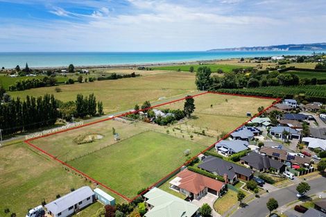 Photo of property in 104 Ferry Road, Clive, 4102