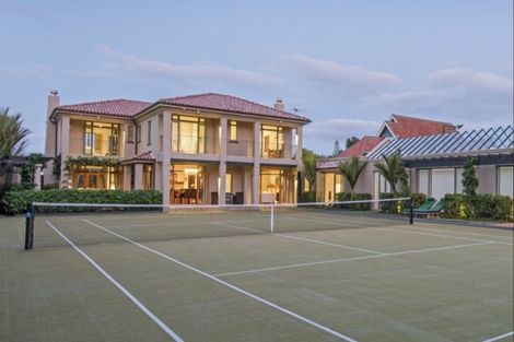 Photo of property in 11 Maungakiekie Avenue, Greenlane, Auckland, 1051