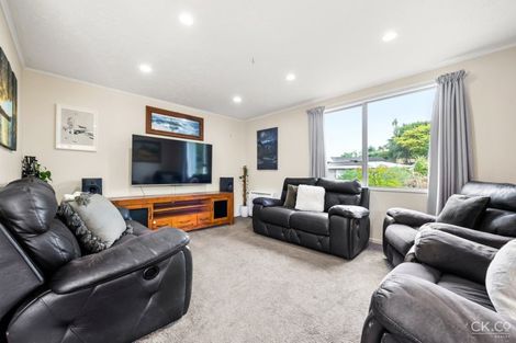 Photo of property in 4 Speargrass Grove, Timberlea, Upper Hutt, 5018
