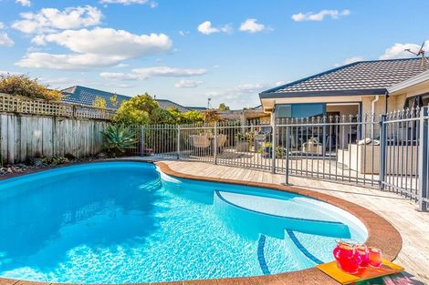 Photo of property in 3 Takahe Drive, Paraparaumu Beach, Paraparaumu, 5032