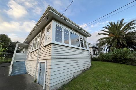 Photo of property in 18 Akatea Street, Berhampore, Wellington, 6023