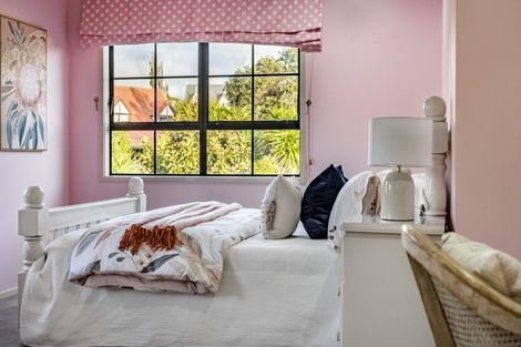 Photo of property in 38 Venus Place, Half Moon Bay, Auckland, 2012