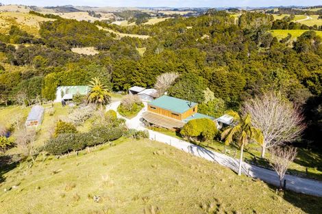 Photo of property in 330 Franklin Road, Paparoa, 0571