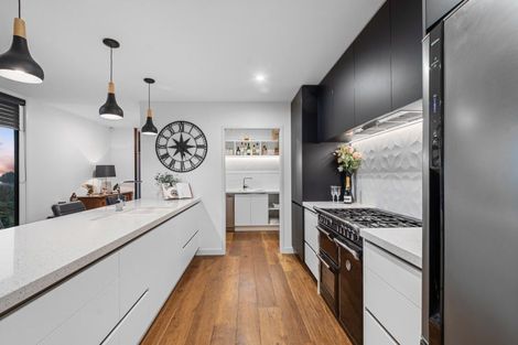 Photo of property in 31 Roger Guy Place, Welcome Bay, Tauranga, 3175