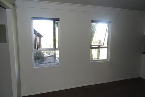 Photo of property in 18 Fairway Avenue, Red Beach, 0932