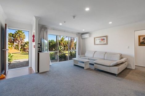 Photo of property in Santa Rosa, 3/340 Gulf Harbour Drive, Gulf Harbour, Whangaparaoa, 0930