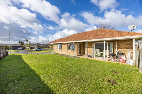 Photo of property in 1 Tullis Place, Burswood, Auckland, 2013