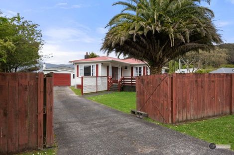 Photo of property in 130 Wainuiomata Road, Wainuiomata, Lower Hutt, 5014
