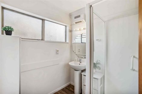 Photo of property in 2/6 Miraka Place, Birkenhead, Auckland, 0626