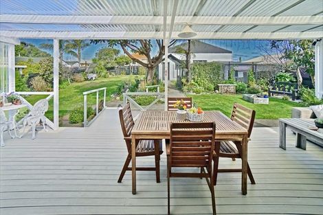 Photo of property in 30 Queen Street, Te Puke, 3119