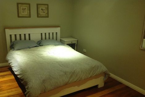 Photo of property in 30 Rock Isle Road, Torbay, Auckland, 0630